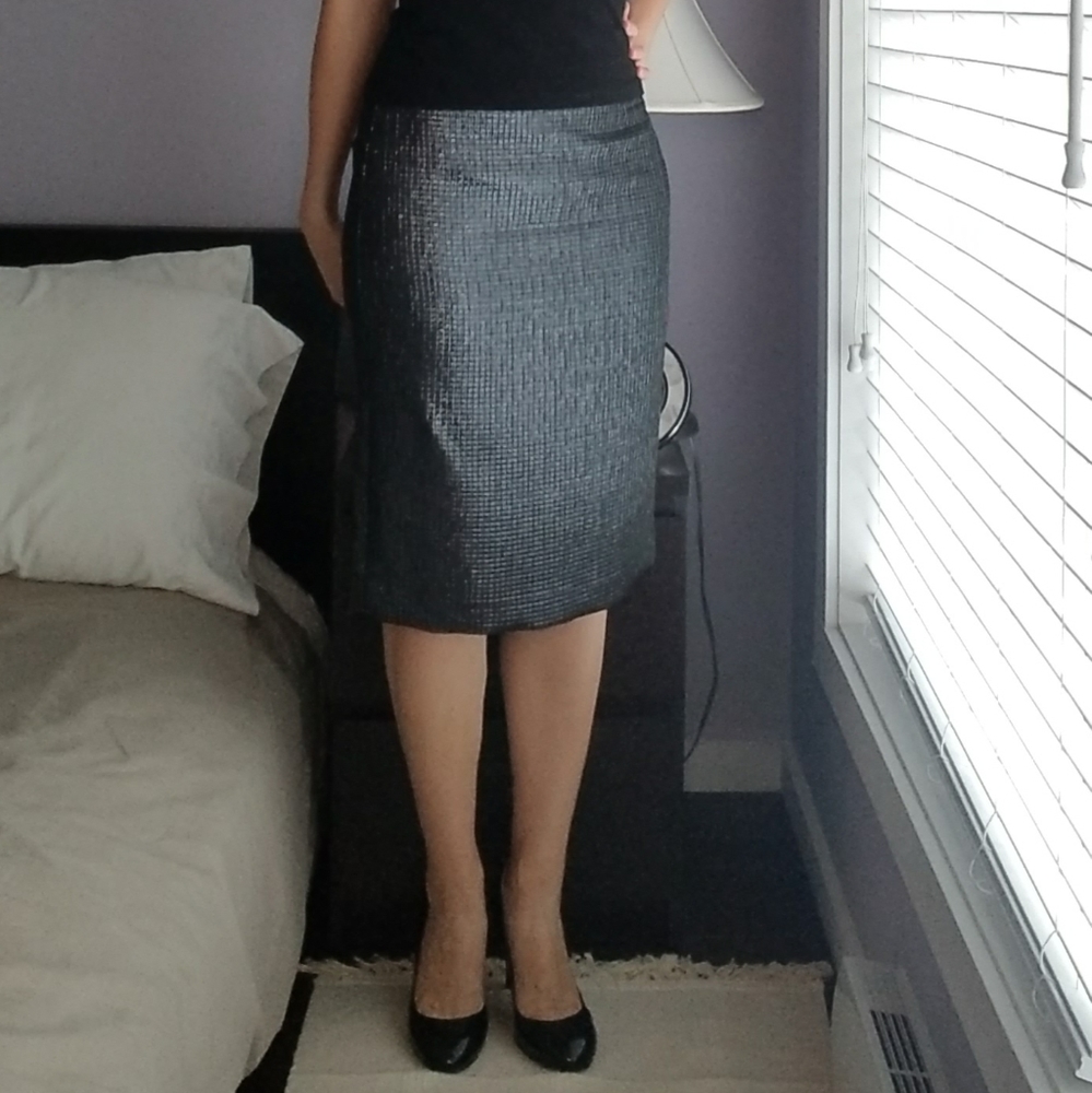 🔥3/$15 BR metallic pencil skirt